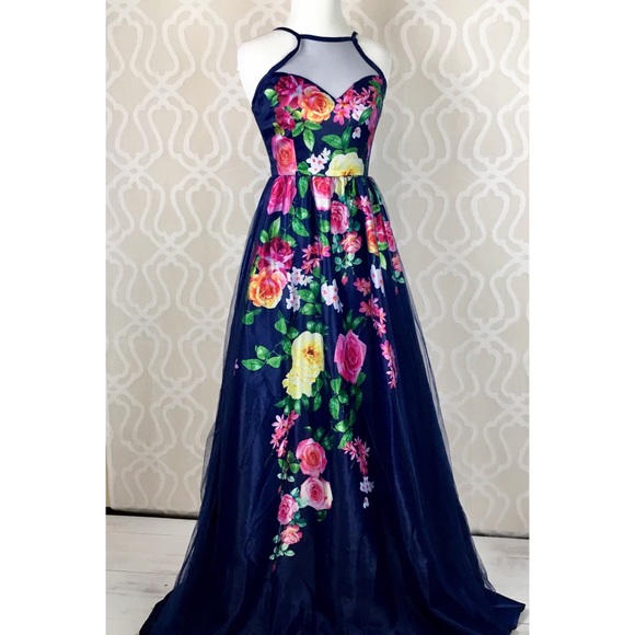 *LAST ONE* Tulle and Roses Formal Maxi Dress - Picture 4 of 8